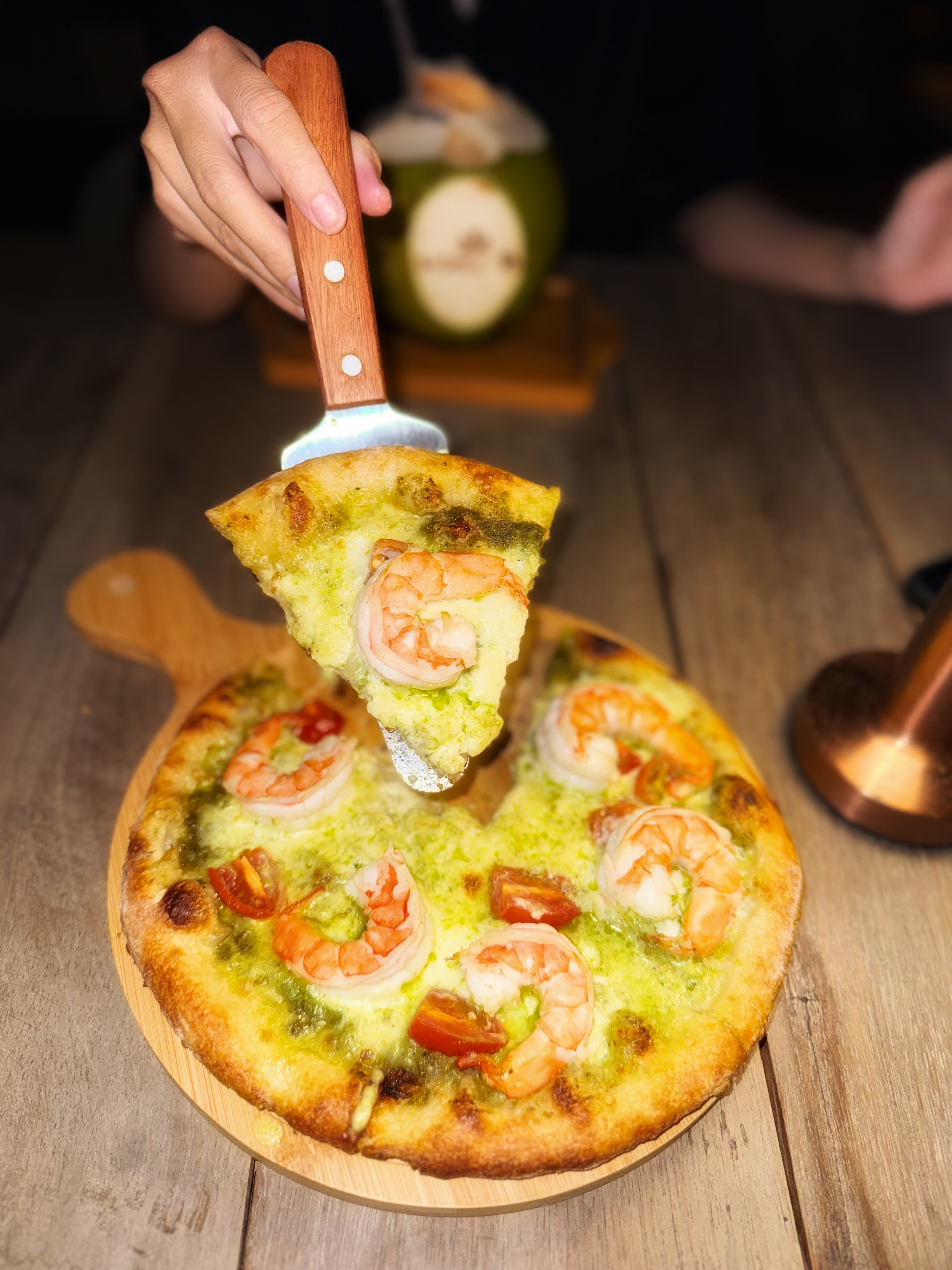 Pizza pesto tôm của Horizon dùng trong buổi tối